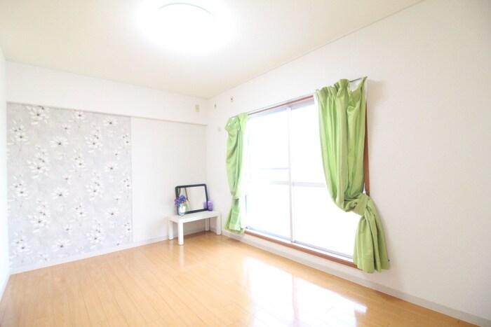 物件内観写真8　(居室)