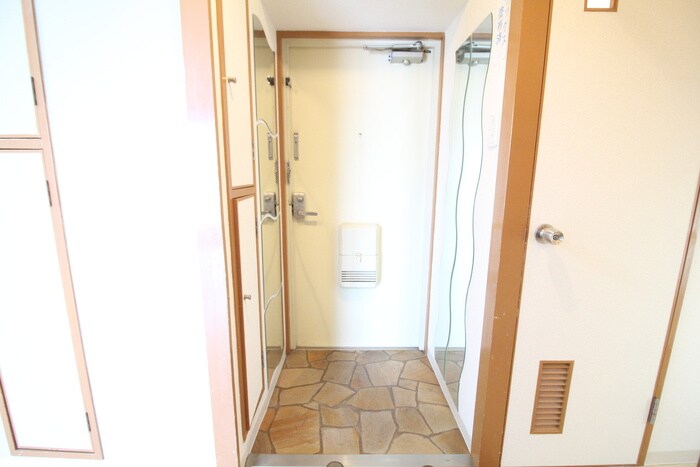 物件内観写真14　(玄関)