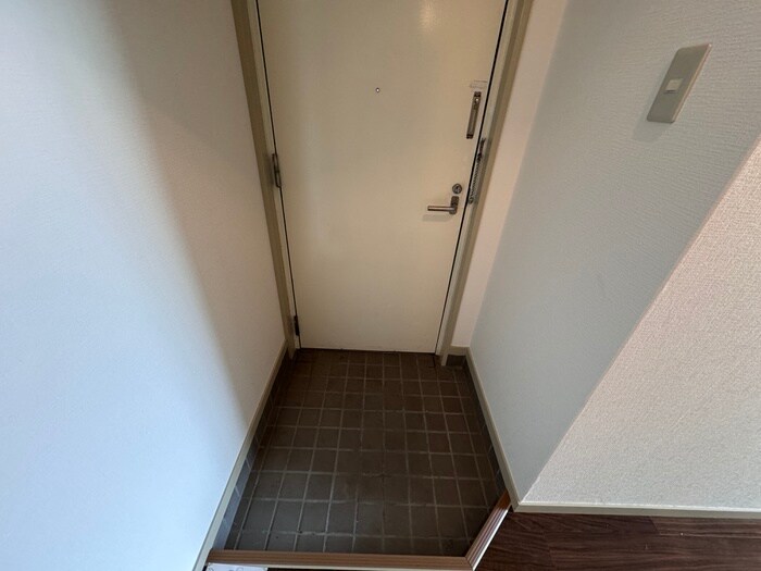 物件内観写真14　(玄関)