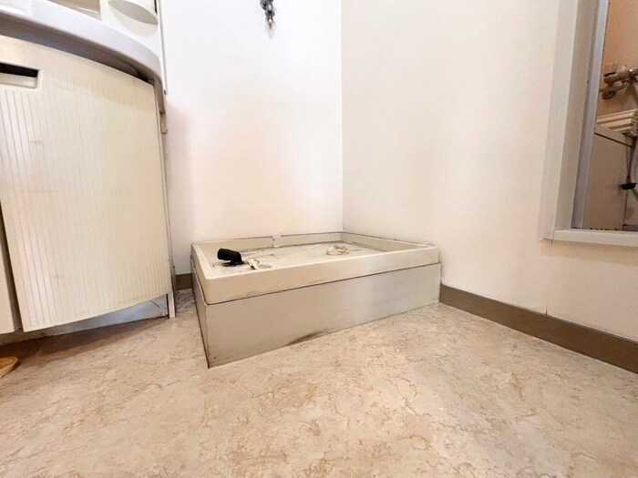 物件内観写真14　(洗濯機置場)