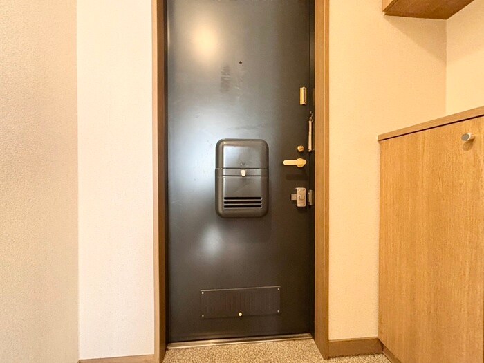 物件内観写真15　(玄関)