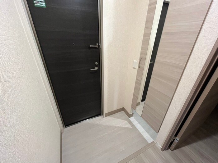 物件内観写真15　(玄関)