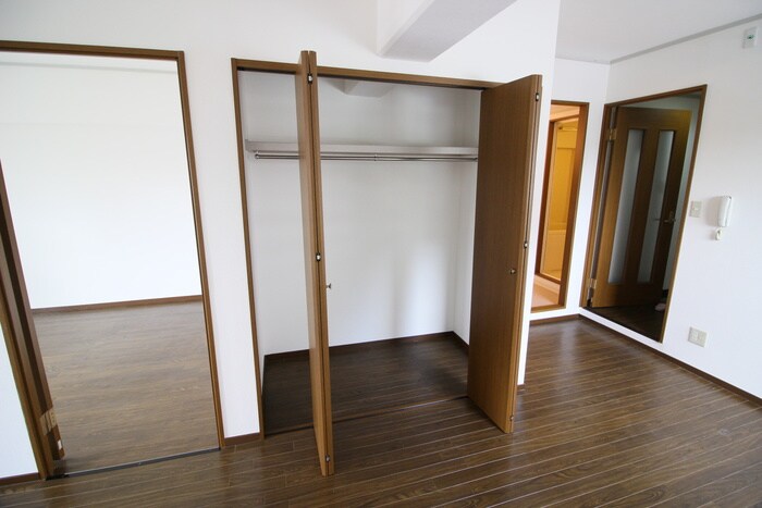 物件内観写真12　(収納)