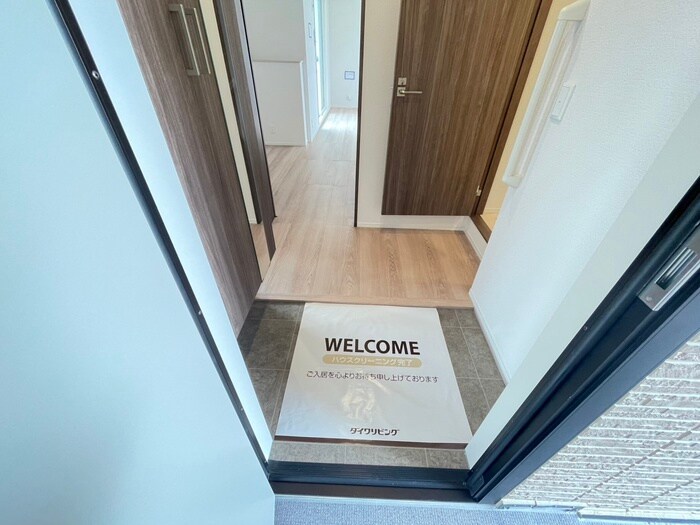 物件内観写真15　(玄関)