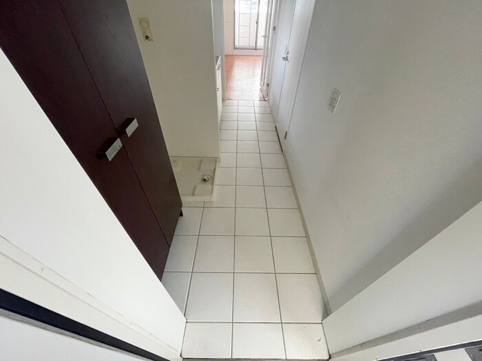 物件内観写真11　(玄関)