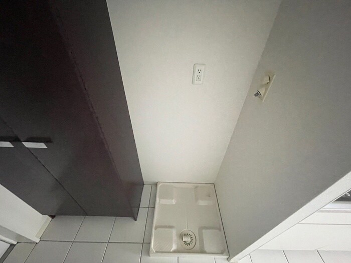 物件内観写真13　(洗濯機置場)