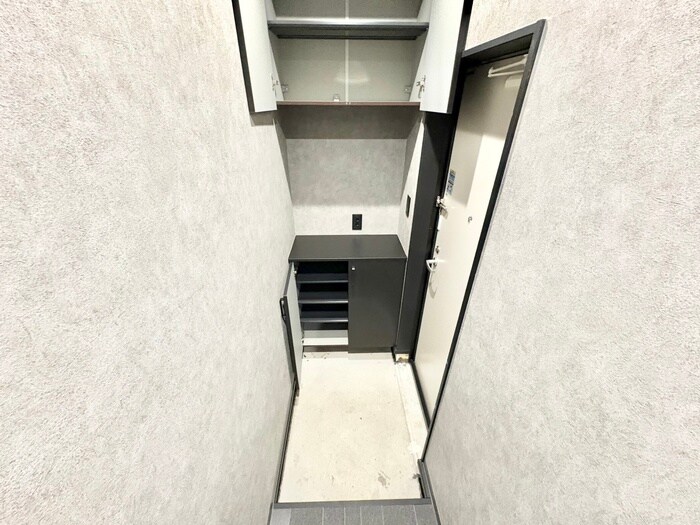 物件内観写真8　(玄関)