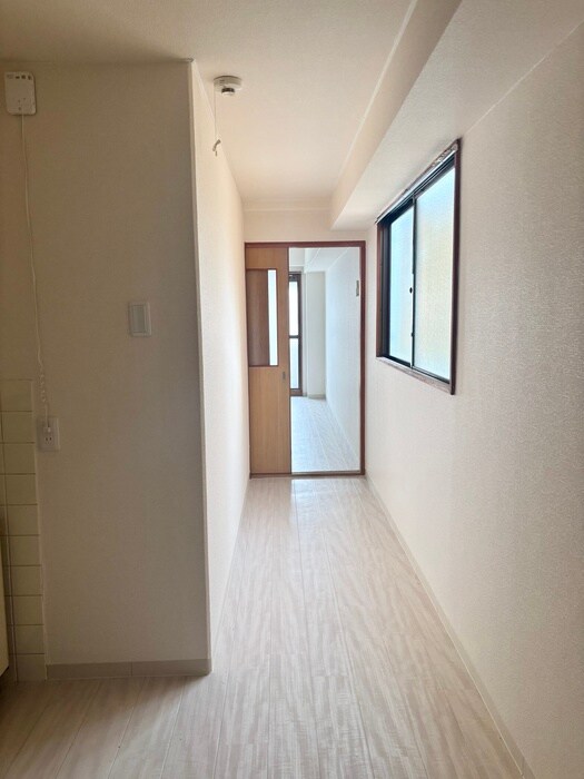 物件内観写真9　(廊下)