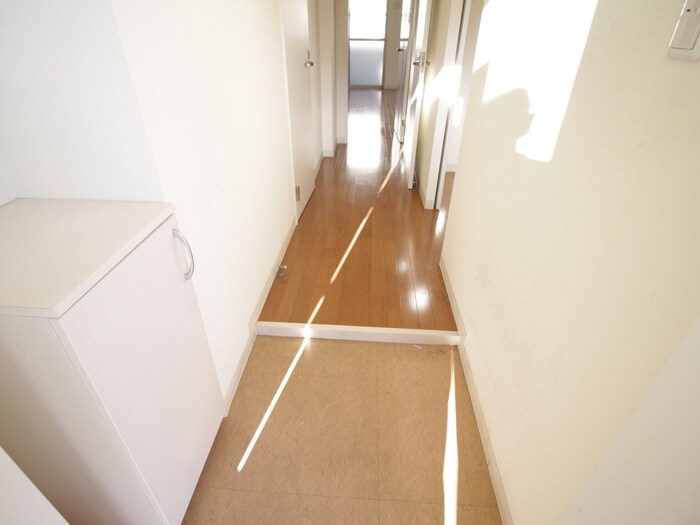 物件内観写真17　(玄関)