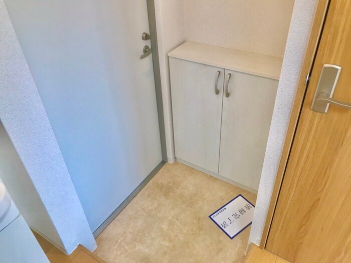 物件内観写真7　(玄関)