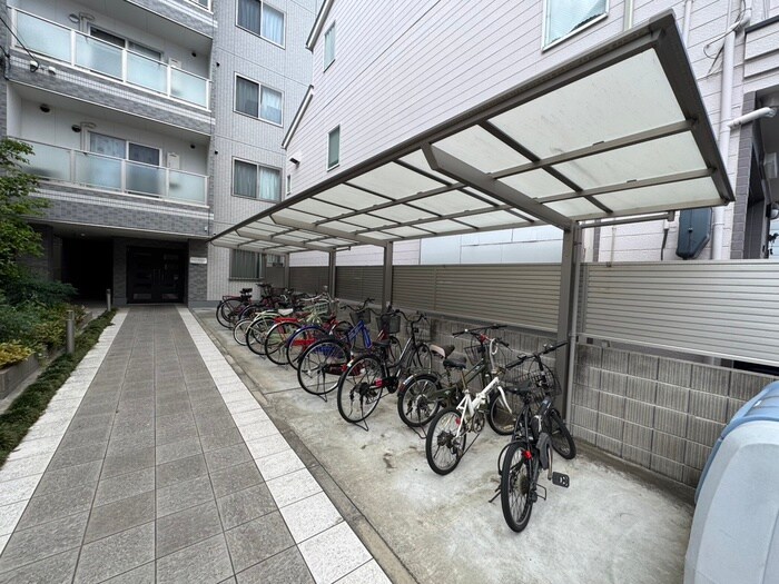 物件外観写真4　(駐輪場)