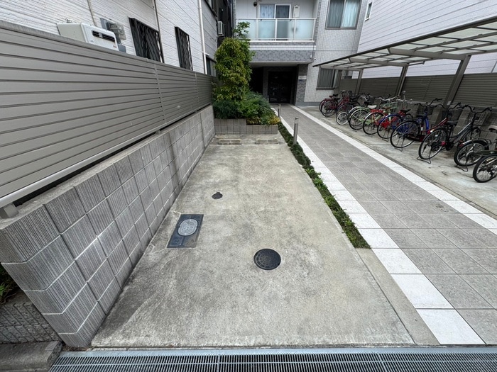 物件外観写真6　(駐車場)