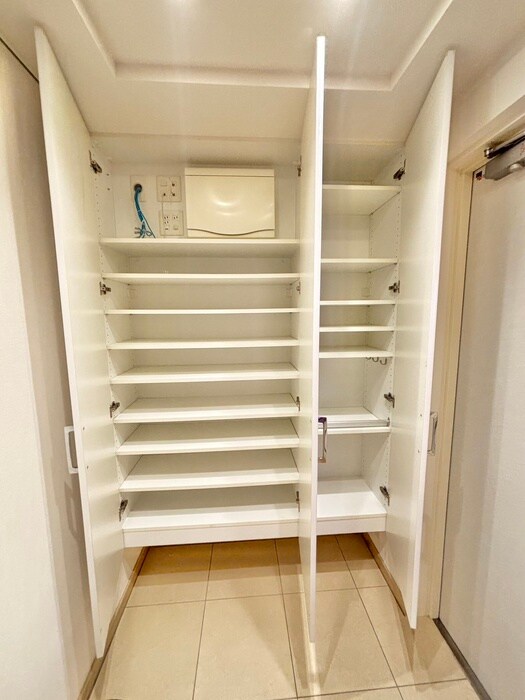 物件内観写真18　(靴箱)