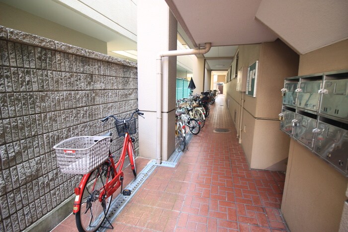 物件外観写真5　(駐輪場)