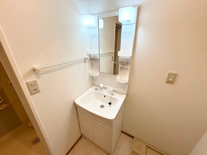 物件内観写真12　(洗面)