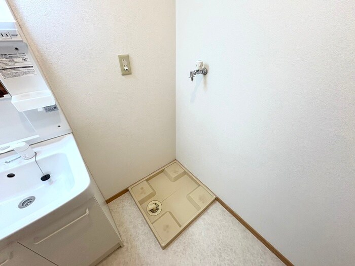 物件内観写真18　(洗濯機置場)