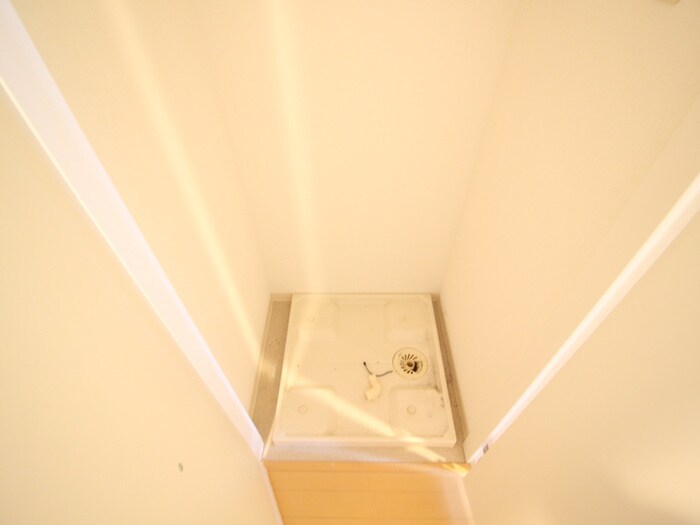 物件内観写真11　(洗濯機置場)