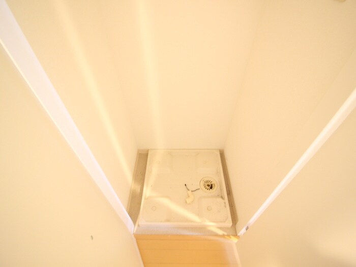 物件内観写真11　(洗濯機置場)