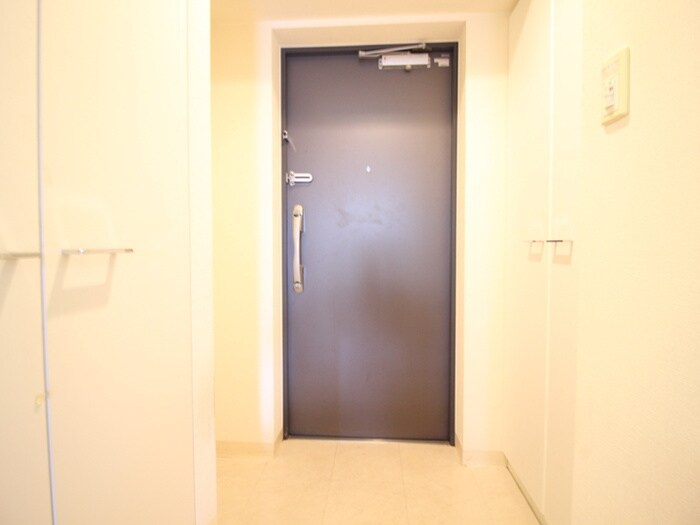 物件内観写真12　(玄関)
