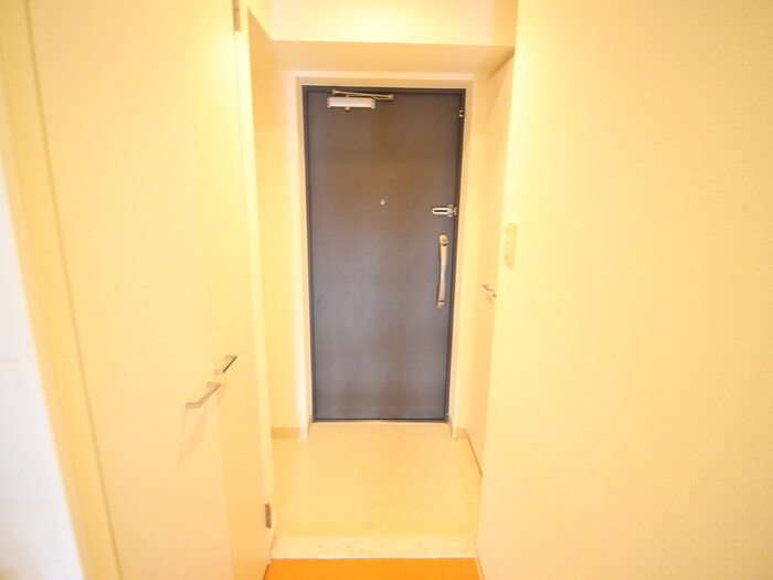 物件内観写真16　(玄関)