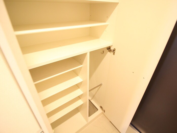 物件内観写真21　(収納)