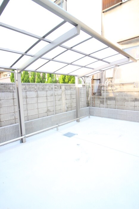 物件外観写真3　(駐輪場)