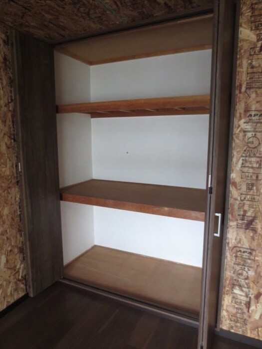 物件内観写真12　(収納)