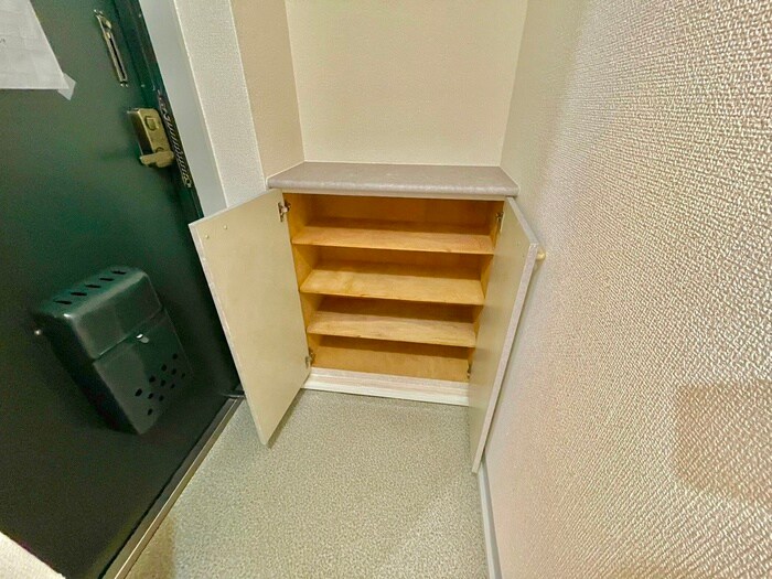 物件内観写真14　(靴箱)