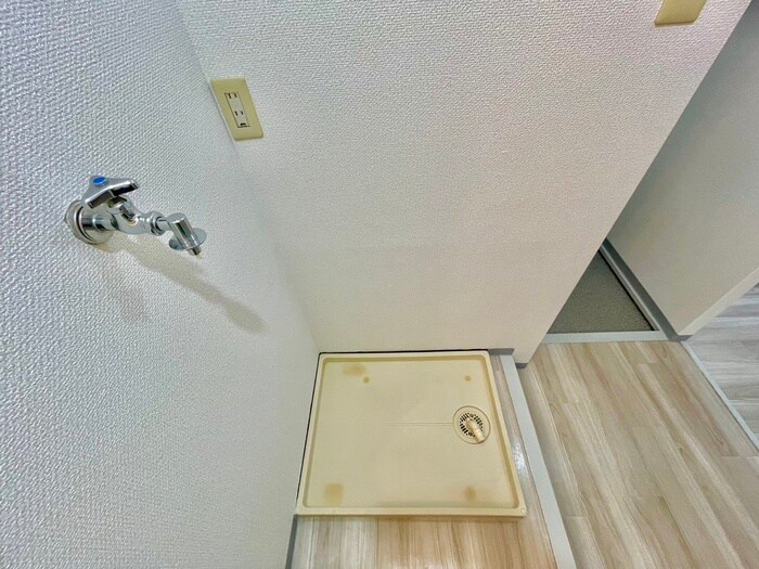 物件内観写真17　(洗濯機置場)