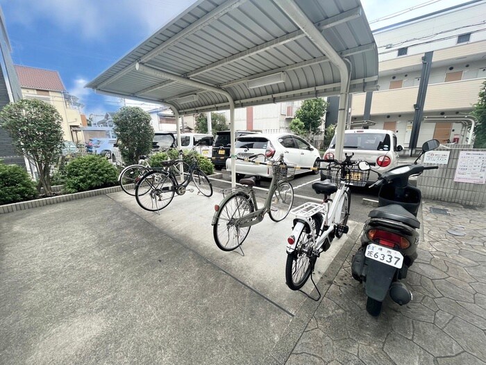 物件外観写真3　(駐輪場)