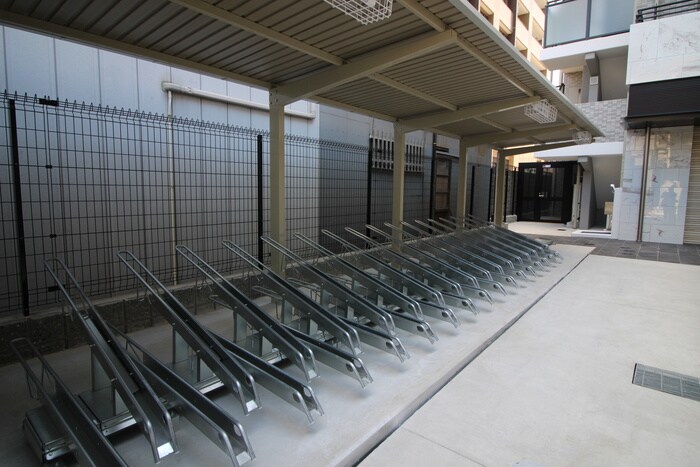 物件外観写真6　(駐輪場)