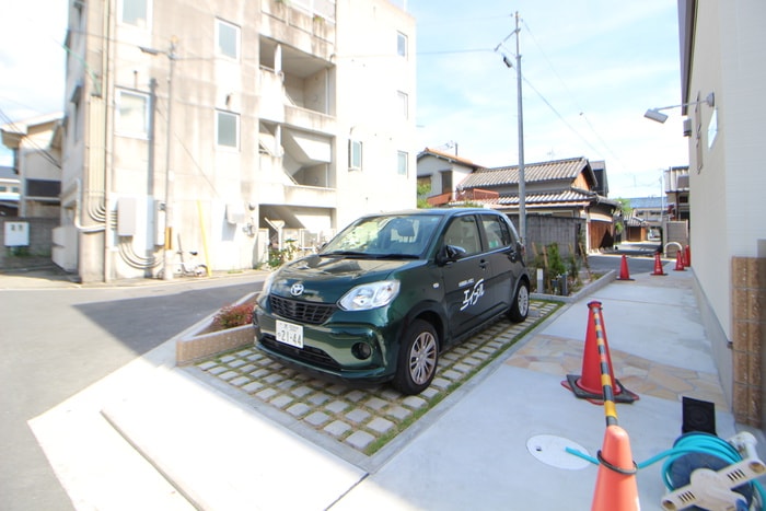 物件外観写真3　(駐車場)