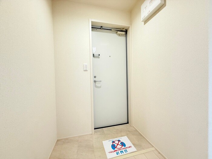 物件内観写真15　(玄関)