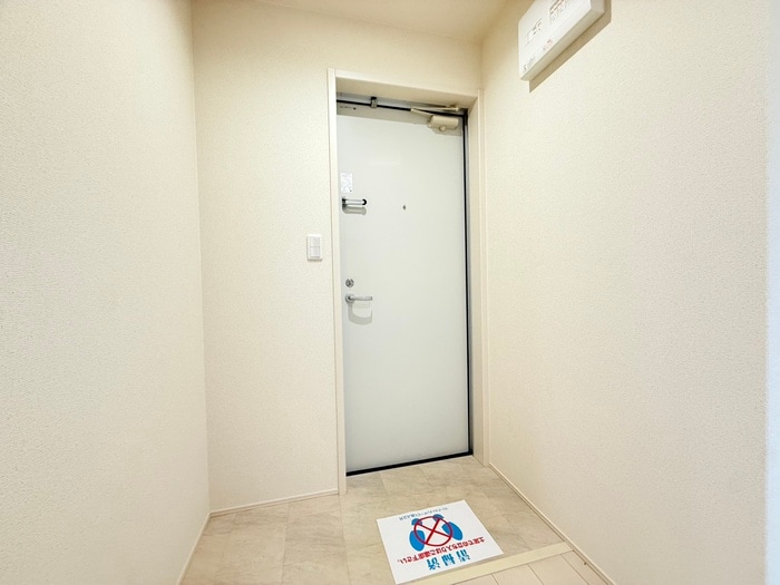 物件内観写真15　(玄関)