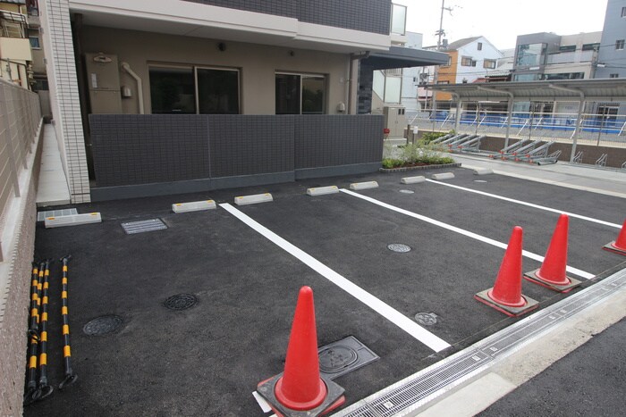 物件外観写真5　(駐車場)