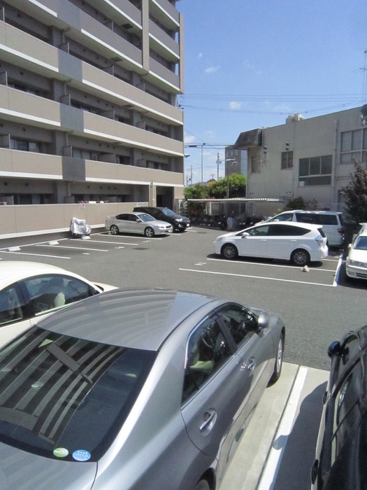物件外観写真4　(駐車場)