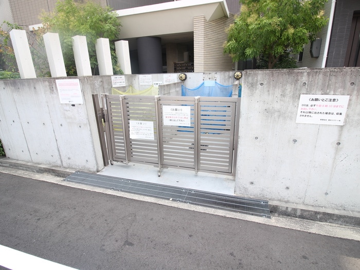 物件外観写真5　(駐輪場)