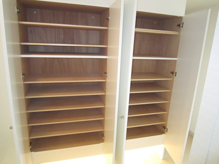 物件内観写真12　(靴箱)