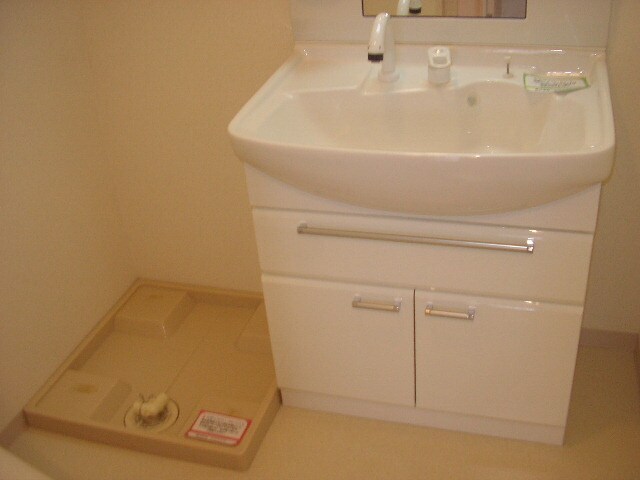 物件内観写真13　(洗濯機置場)