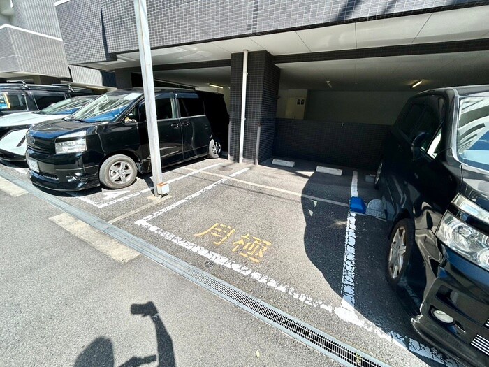物件外観写真5　(駐車場)