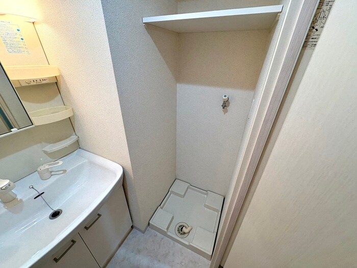 物件内観写真12　(洗濯機置場)