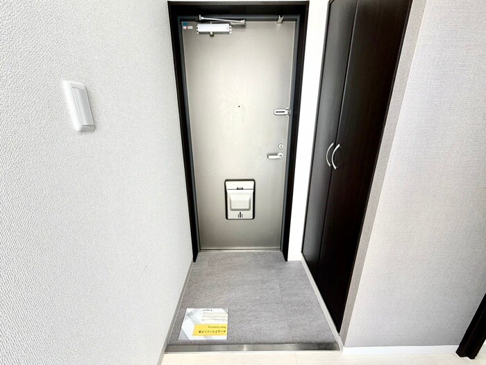 物件内観写真14　(玄関)