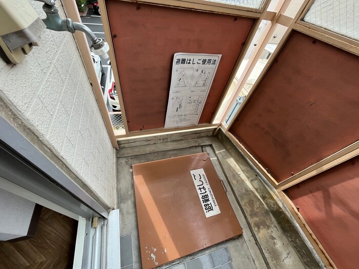 物件内観写真10　(洗濯機置場)