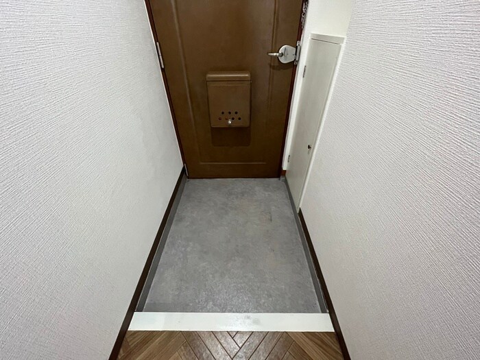 物件内観写真15　(玄関)