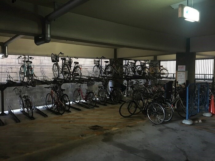 物件外観写真6　(駐輪場)