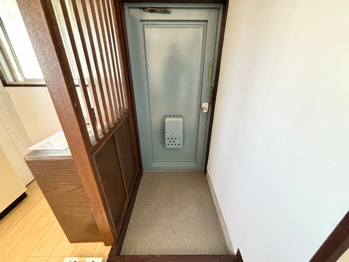 物件内観写真16　(玄関)