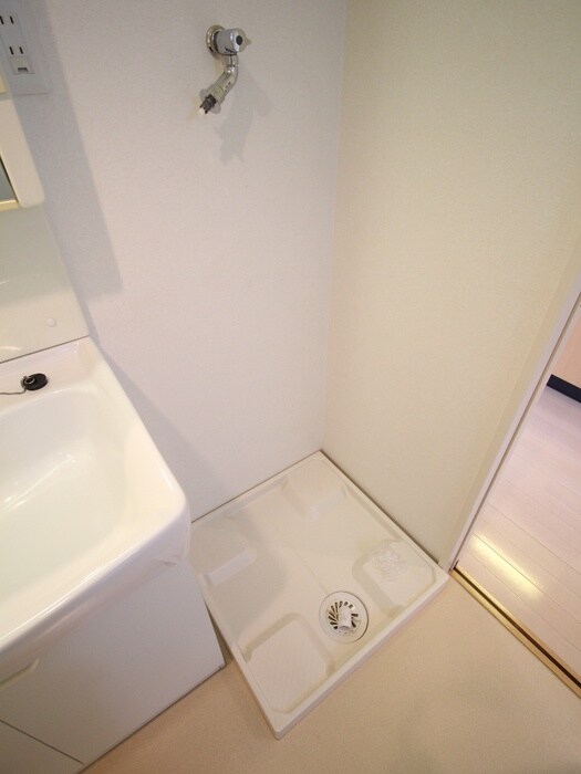 物件内観写真11　(洗濯機置場)