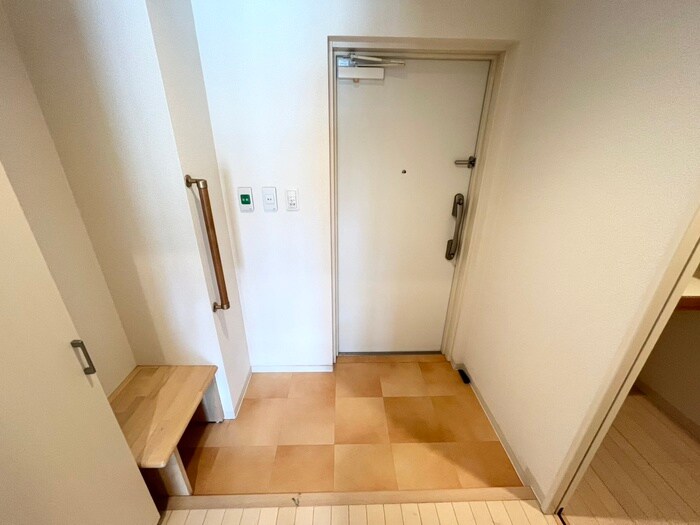 物件内観写真20　(玄関)