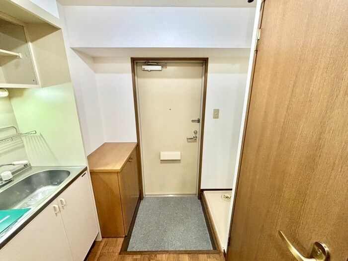 物件内観写真18　(玄関)