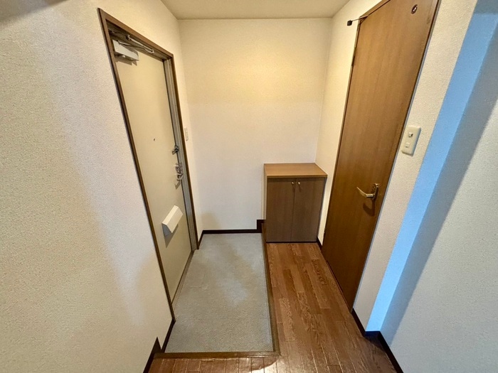 物件内観写真18　(玄関)